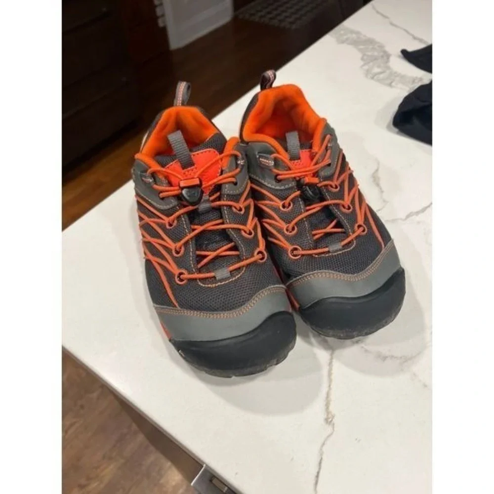 Keen‎ shoes orange size 6